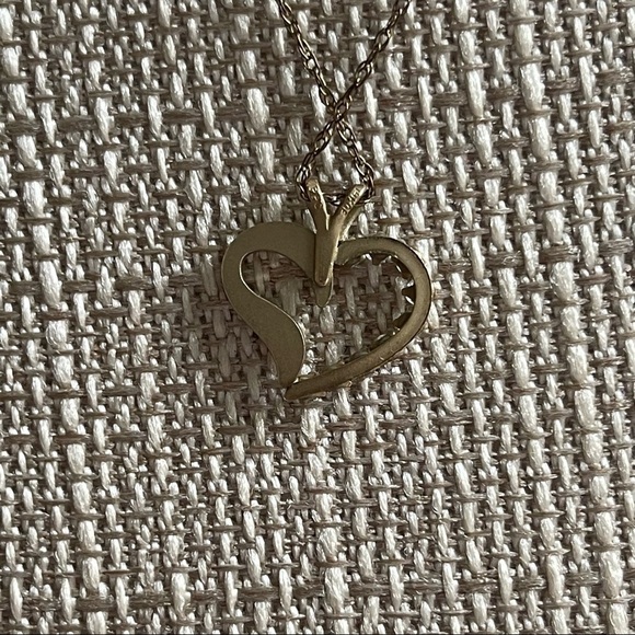 Vintage Gold Plated Rhinestone Heart Pendant Necklace - Picture 3 of 6